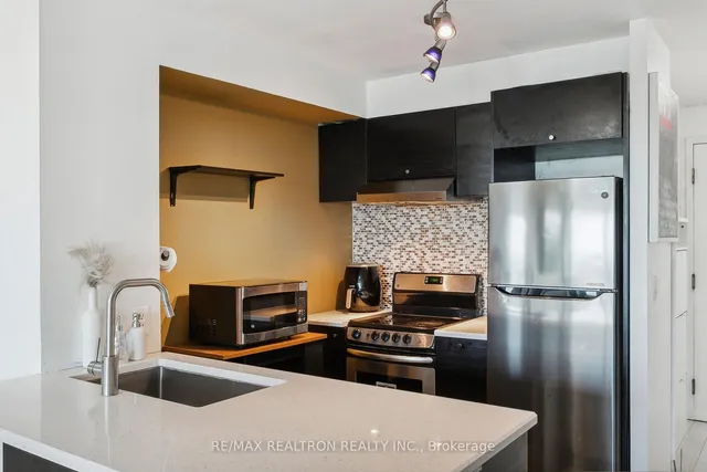 Additional image 9 of 36 Lee Centre Dr Unit 915