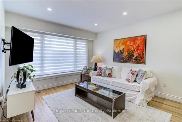 Additional image 9 of 6 Lilacside Dr