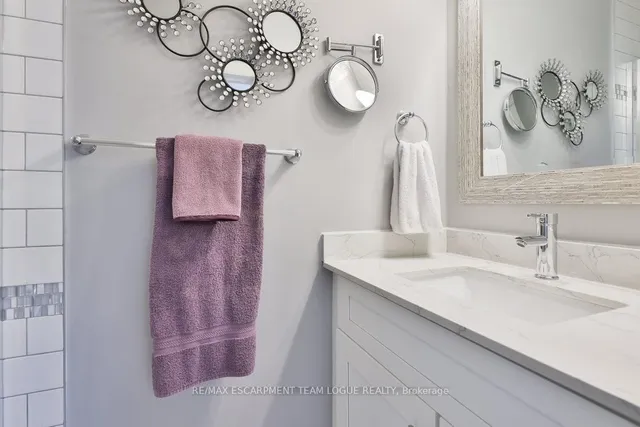 Additional image 23 of 685 CASTLEGUARD Cres