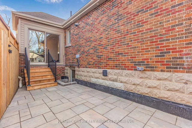 Additional image 34 of 87 Fallingbrook Rd