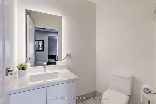 Additional image 17 of 1 King St Unit 2002