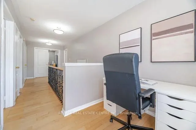 Additional image 19 of 643 Hamilton Cres