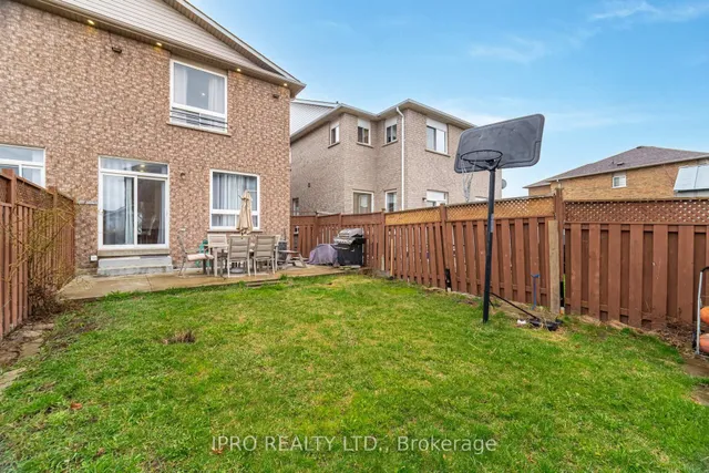 Additional image 48 of 803 Khan Cres