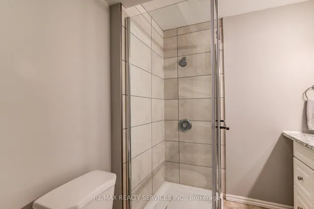 Additional image 34 of 128 Albion Crt