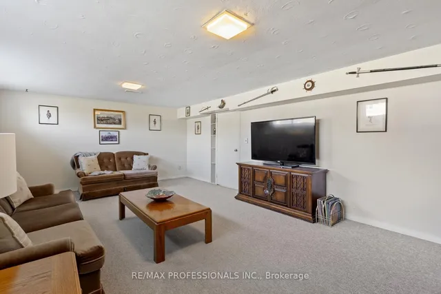 Additional image 30 of 59 Wareside Rd