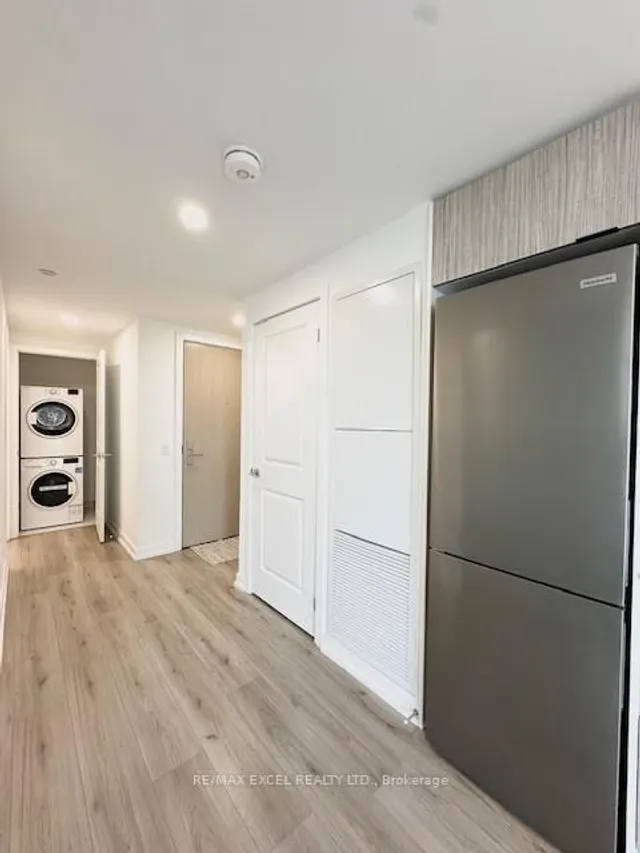 Additional image 17 of 395 Bloor St Unit 3905