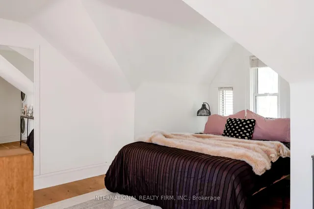 Additional image 31 of 319 Markham St