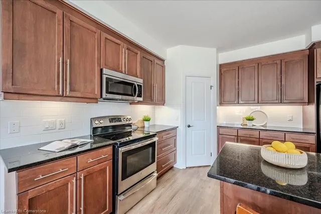 Additional image 13 of 504 Netherwood Cres