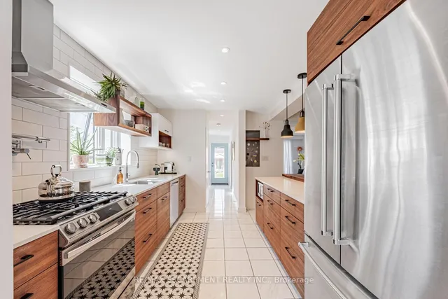 Additional image 12 of 35 Woodenhill Crt