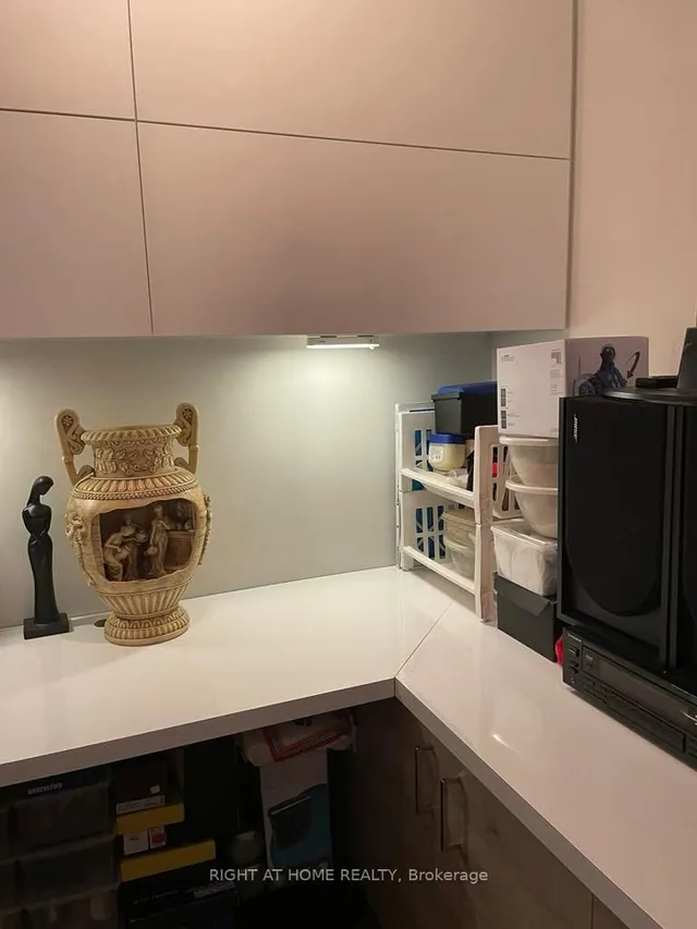 Additional image 11 of 5220 Dundas St Unit D319