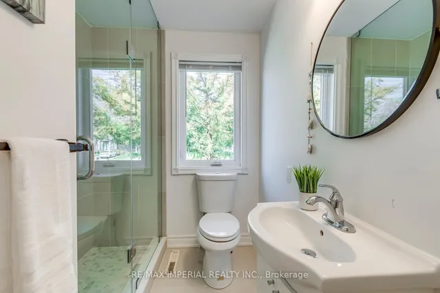 Additional image 28 of 2048 Devon Rd