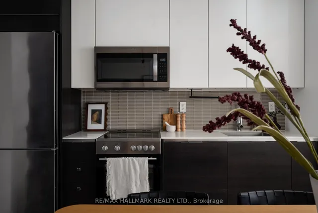 Additional image 11 of 8 Dovercourt Rd Unit 317