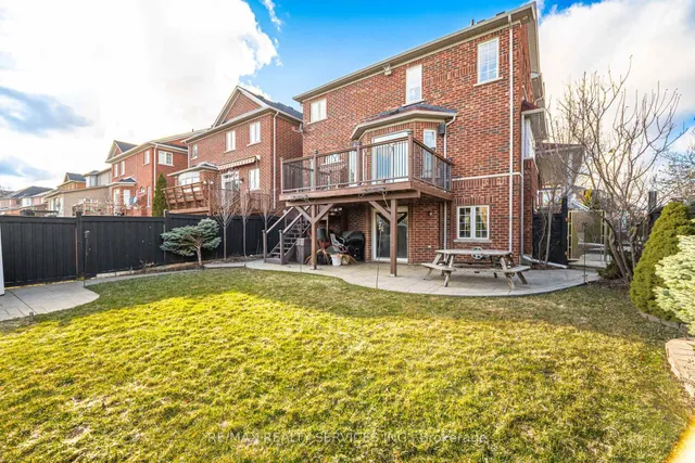 Additional image 40 of 18 Armani Lane