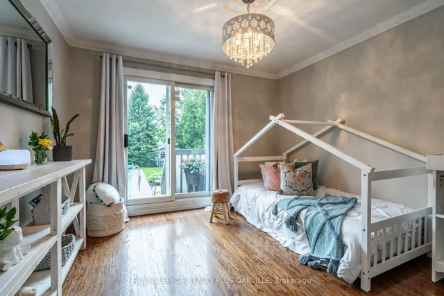 Additional image 20 of 548 Regina Dr