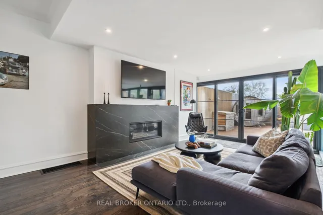 Additional image 39 of 300 Avenue Rd Unit 4