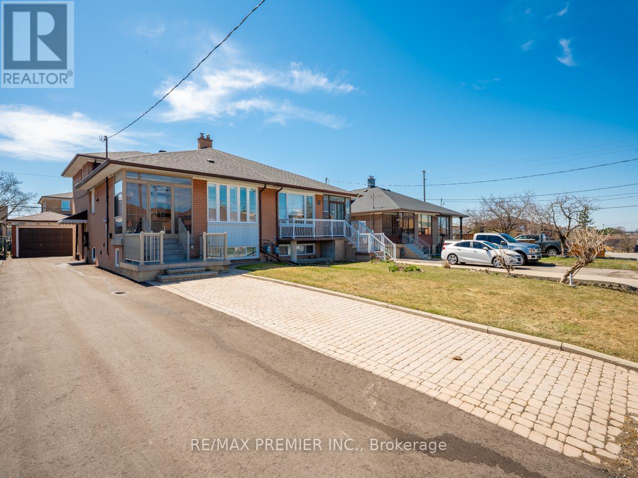 7 LANTOS COURT|Toronto (Downsview-Roding-CFB), Ontario M3M1G3