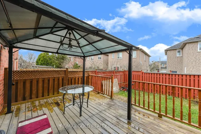 Additional image 36 of 17 Penguin Lane