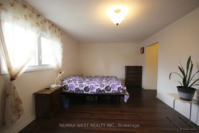 Additional image 26 of 73 Hullrick Dr