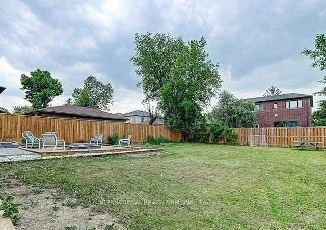 Additional image 20 of 8 Farrell Ave