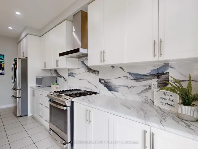 Additional image 18 of 22 Gleason Cres Unit 11