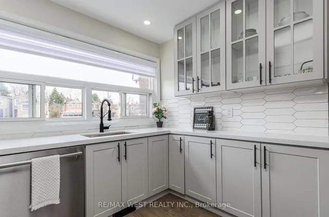 Additional image 13 of 377 Military Tr Unit 33