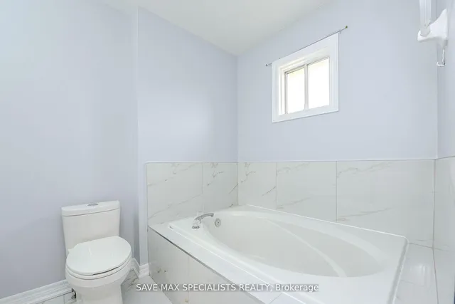 Additional image 36 of 622 Lumberton Cres