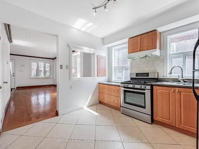 Additional image 7 of 8 Redwood Ave