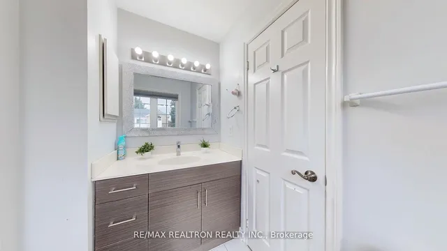 Additional image 25 of 68 Heathcliffe Sq