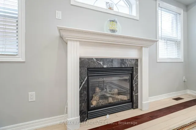 Additional image 8 of 1317 Weller Cross