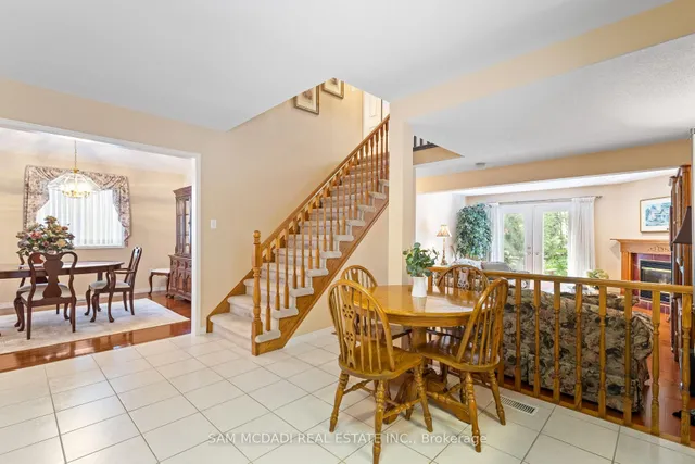 Additional image 16 of 18 Naples Blvd