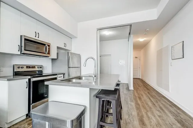 Additional image 12 of 450 Dundas St Unit 520