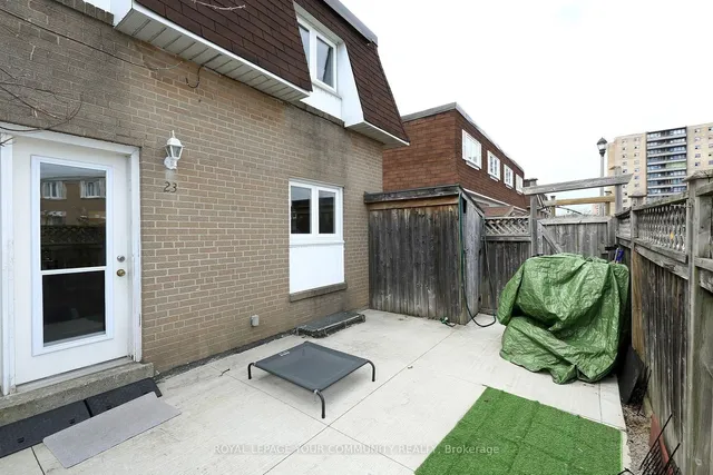 Additional image 25 of 23 Town House Cres