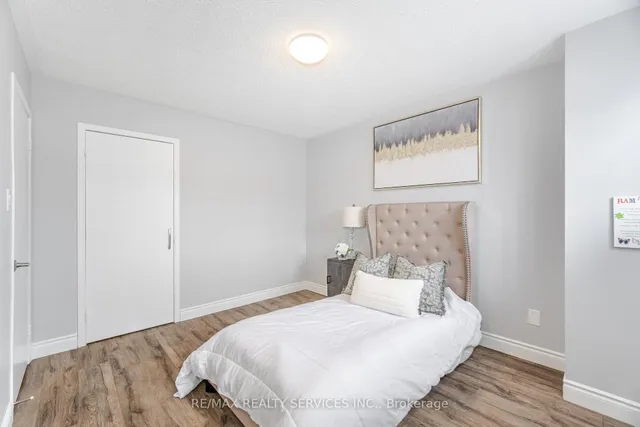 Additional image 32 of 34 Chipmunk Cres