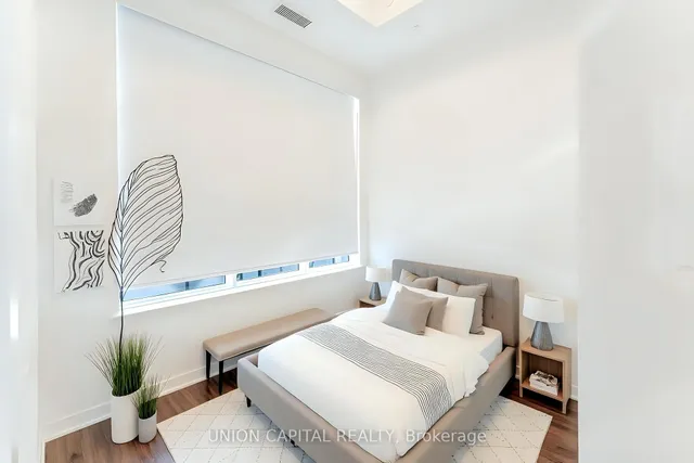 Additional image 14 of 405 Dundas St Unit 114