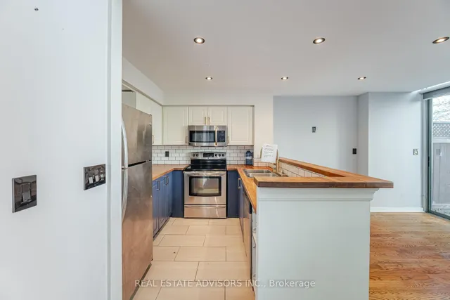 Additional image 12 of 300 Manitoba St Unit 102