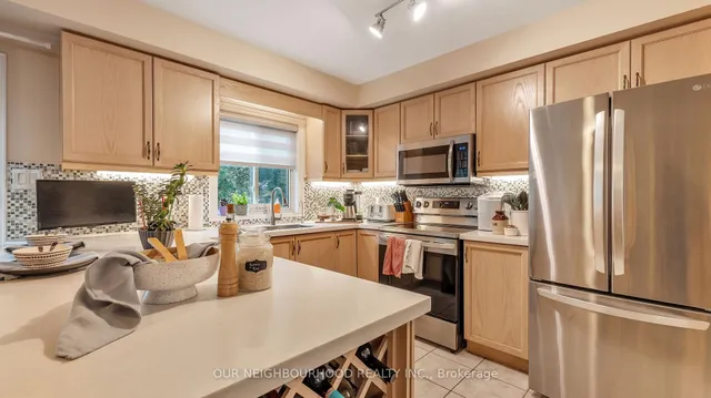 Additional image 5 of 1248 Guelph Line Unit 7