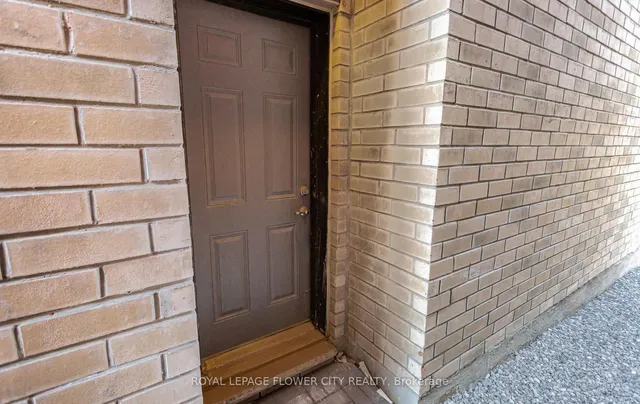 Additional image 44 of 25 Icon St