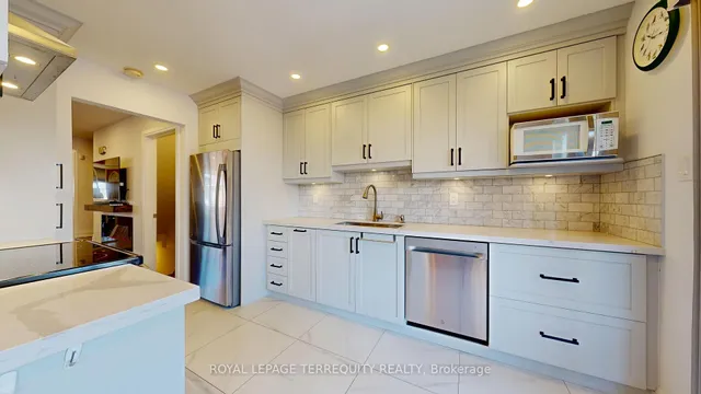 Additional image 8 of 68 Phalen Cres