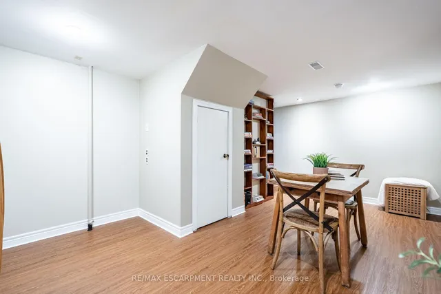 Additional image 28 of 648 THORNWOOD Ave