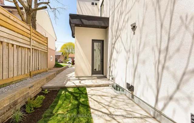 Additional image 42 of 55 Adanac Dr