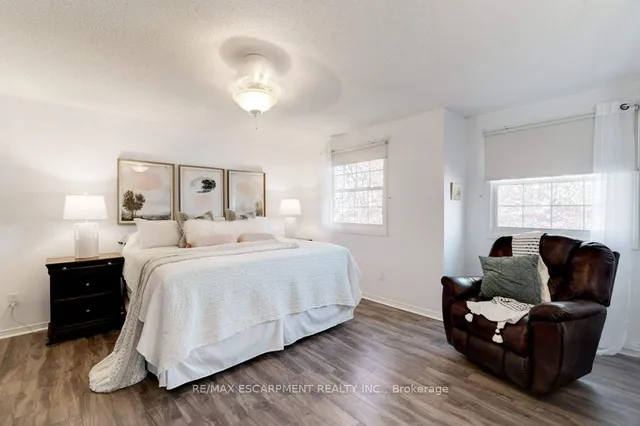 Additional image 26 of 137 Claudette Gate