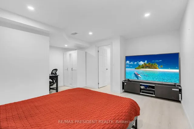 Additional image 38 of 994 Ledbury Cres