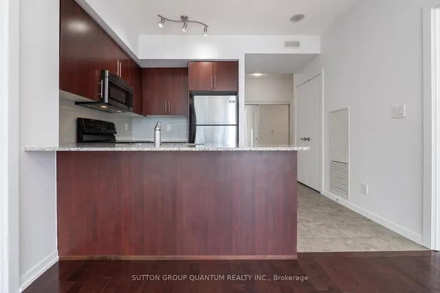 Additional image 4 of 65 Bremner Blvd Unit 2601