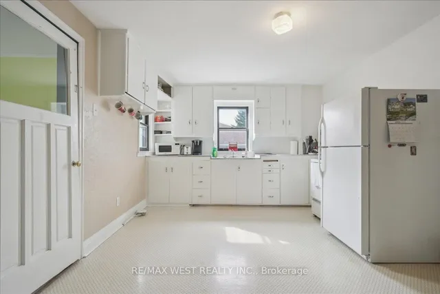 Additional image 5 of 601 Pharmacy Ave