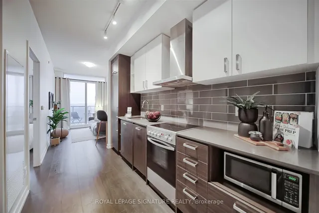 Additional image 8 of 125 Redpath Ave Unit 1913