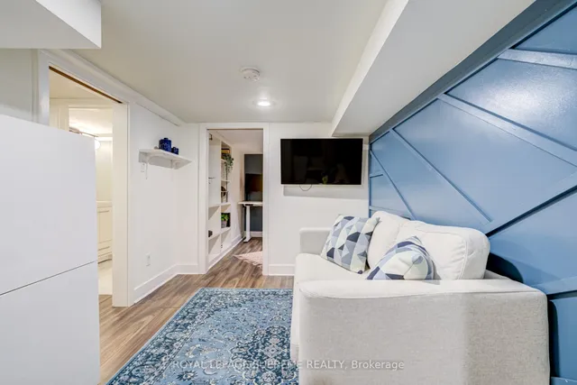 Additional image 37 of 36 Walpole Ave