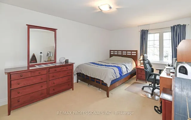 Additional image 17 of 19 Charleston Rd