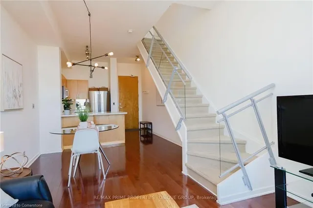 Additional image 18 of 388 Richmond St W