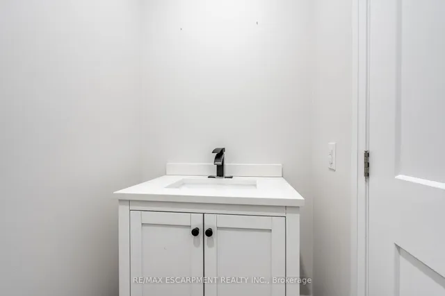 Additional image 15 of 57 Madison Ave