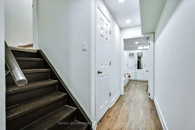 Additional image 23 of 4043 Gunby Cres